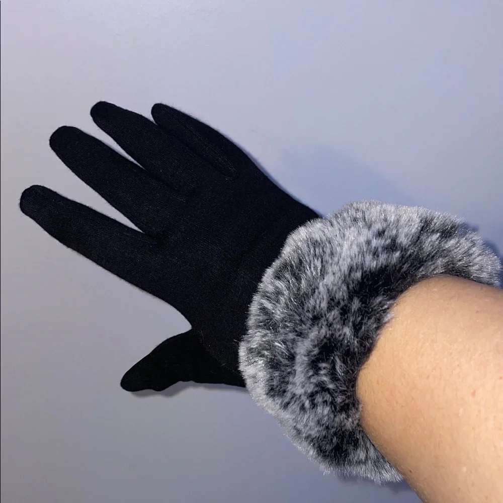 2 Chic Touchscreen Thermal Gloves with Faux Fur Cuffs black Gray
